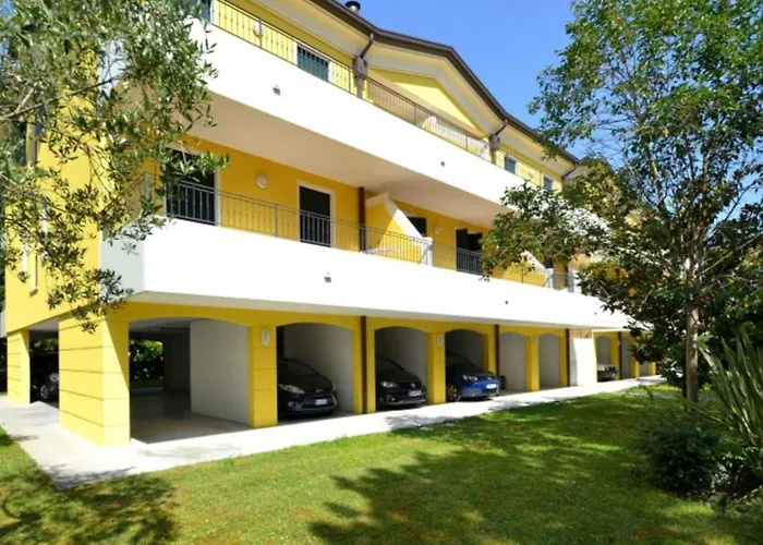 Recharge In Our Relaxing Flat - Beahost Apartmán